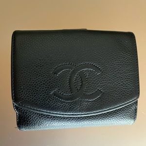 CHANEL BLACK CAVIAR LEATHER COMPACT WALLET